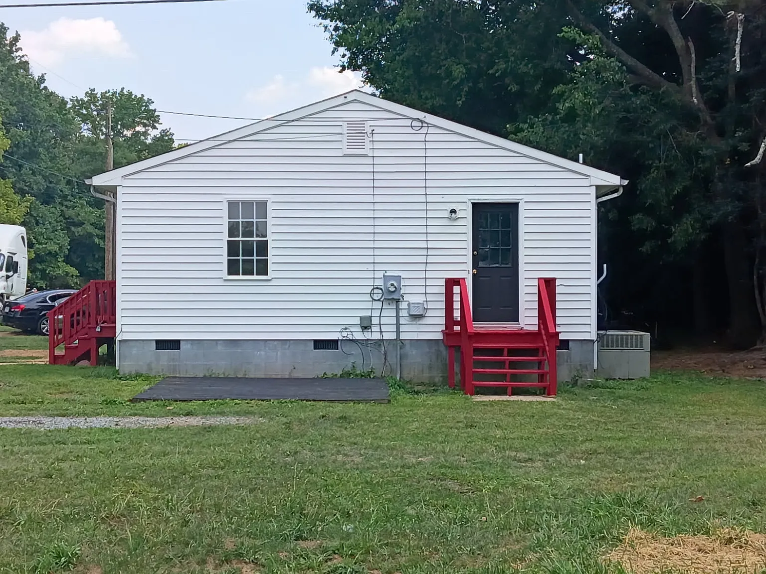 3 bed, 936 sqft, $1,400 — Photo 2