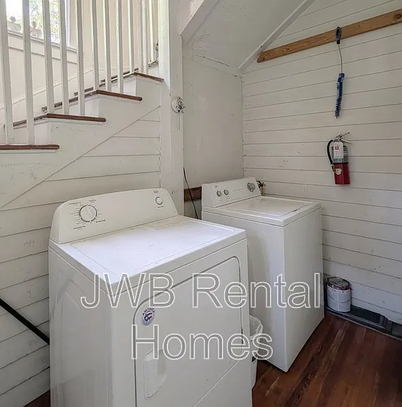 2022 Dellwood Ave #2 — Photo 9
