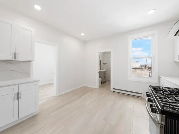 600 67th Street image 11 of 13