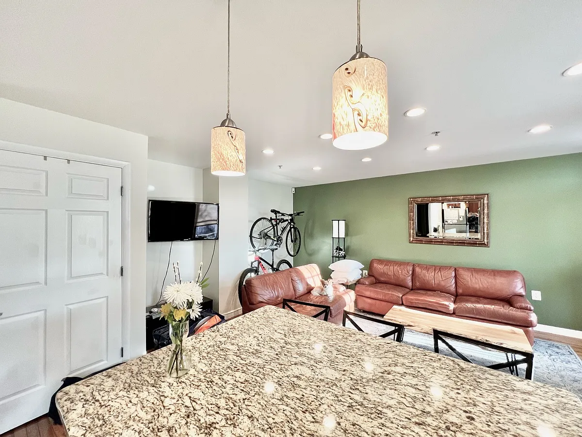 Building Photo - 1307 Clifton St NW #22