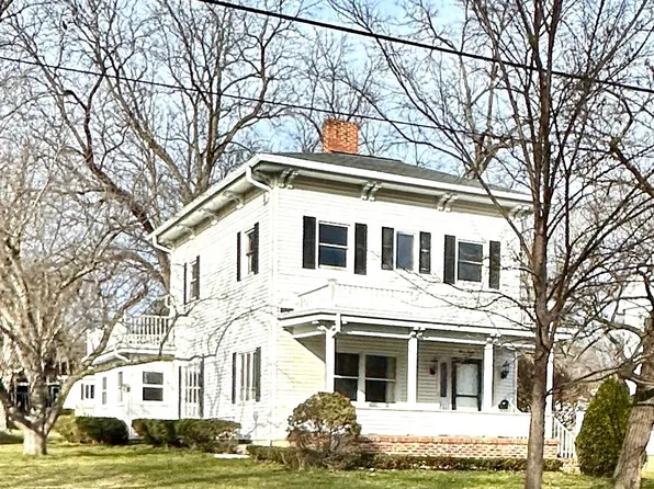 318 S Janesville St, Whitewater, WI 53190