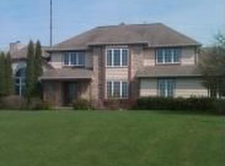 W300N1552 Timberbrook Rd, Pewaukee, WI 53072