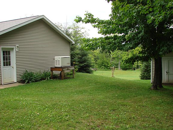 5th image of 21652 Ridge Rd