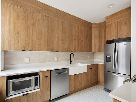 4th image of 323 5th Ave #1