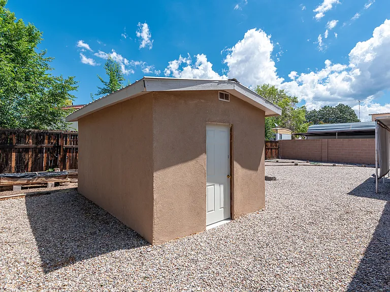 6517 San Francisco Rd NE — Photo 43
