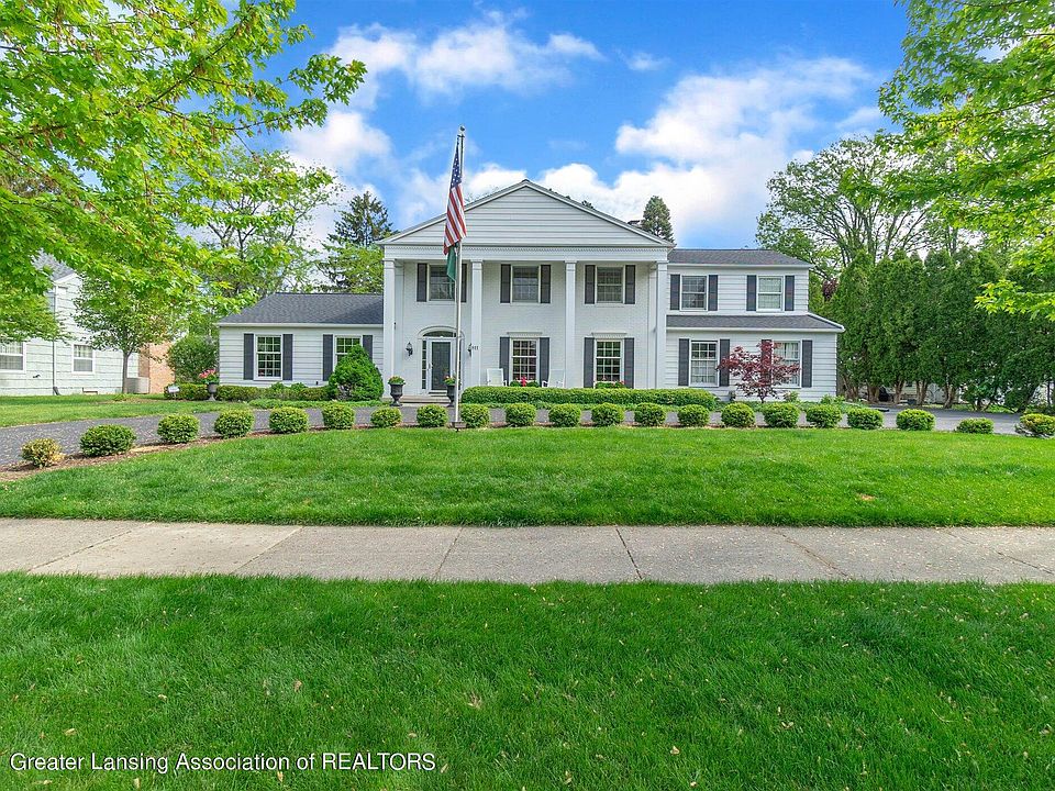 1st image of 811 Pebblebrook Ln