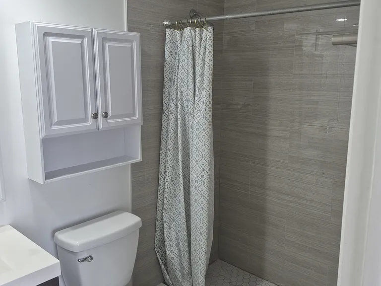 2nd bathroom