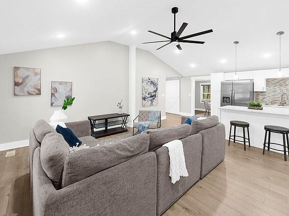 4th image of 4882 Sugar Pike Rd