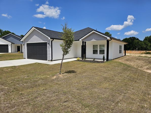 225 Essex Dr