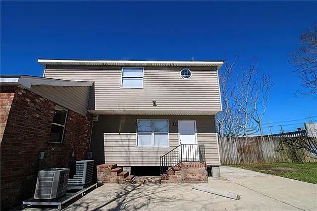 2 bed, 1.5 bath, 1000 sqft, $1,500 — Photo 2