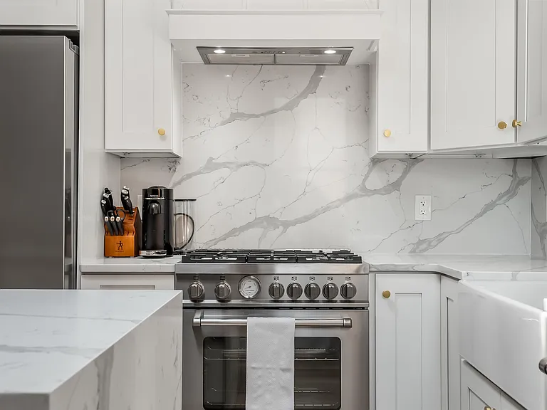 232 Willow Ave #4R — Photo 12