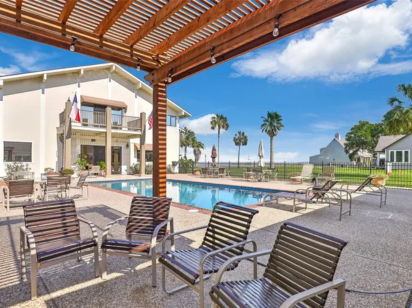 114 Morrison St, Beach City, TX 77523