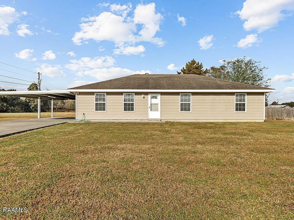 1026 Carmen Dr