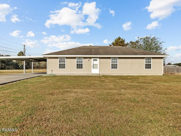 1026 Carmen Dr, Saint Martinville, LA 70582