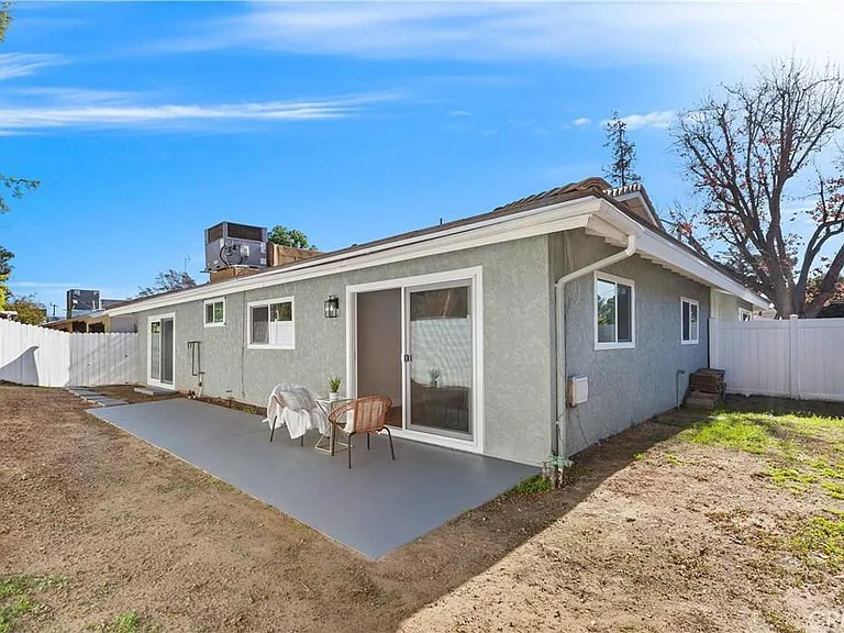 8803 Jaylee Dr — Photo 15