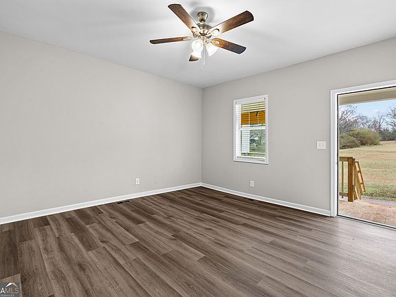 5th image of 21 Shepard St
