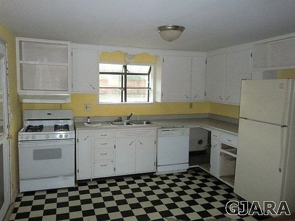 2nd image of 2105 Linda Ln
