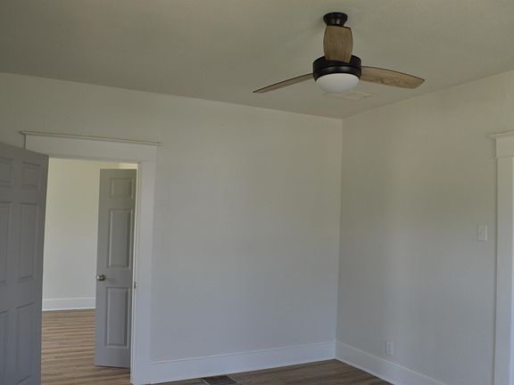 3rd image of 1217 E Broadway Blvd
