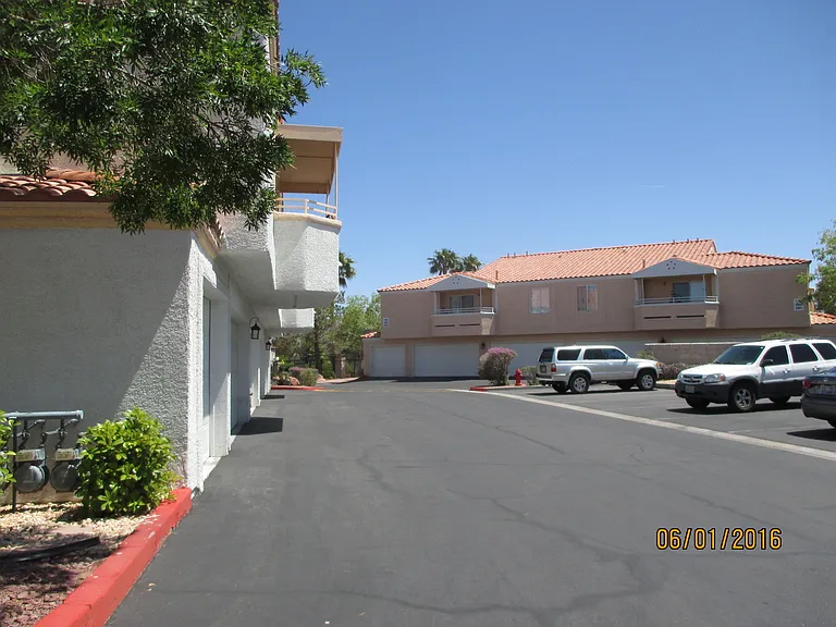 8452 Boseck Dr #187 — Photo 21