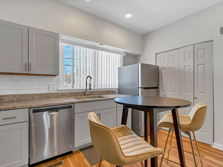 810 Broadway #2 — Photo 11