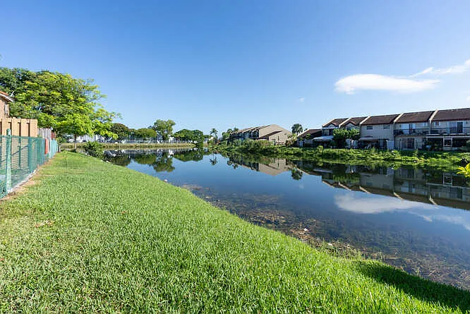 2 bed, 950 sqft, $2,350 — Photo 4