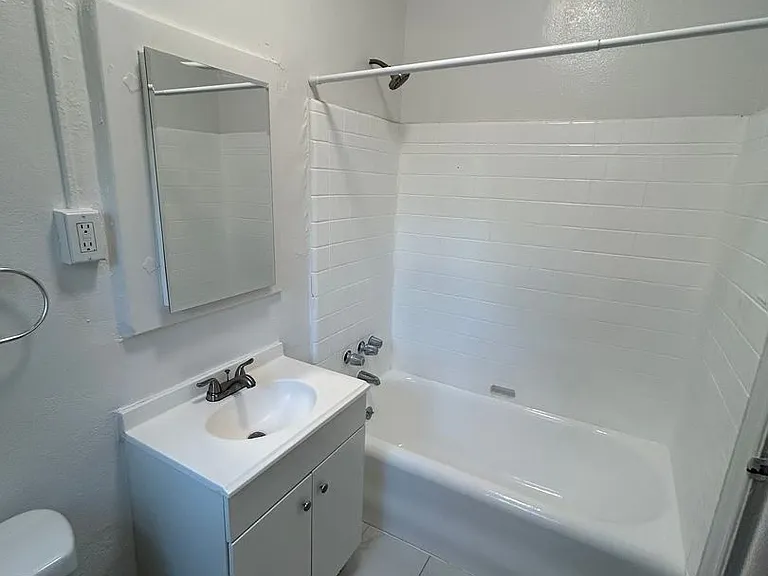 Val D' Kingsley LLC — Photo 63
