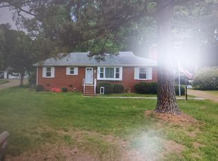 9924 N Wagstaff Cir, North Chesterfield, VA 23236
