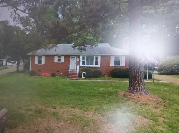 9924 N Wagstaff Cir, North Chesterfield, VA 23236