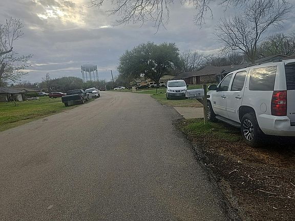 5th image of 306 Linkview Dr