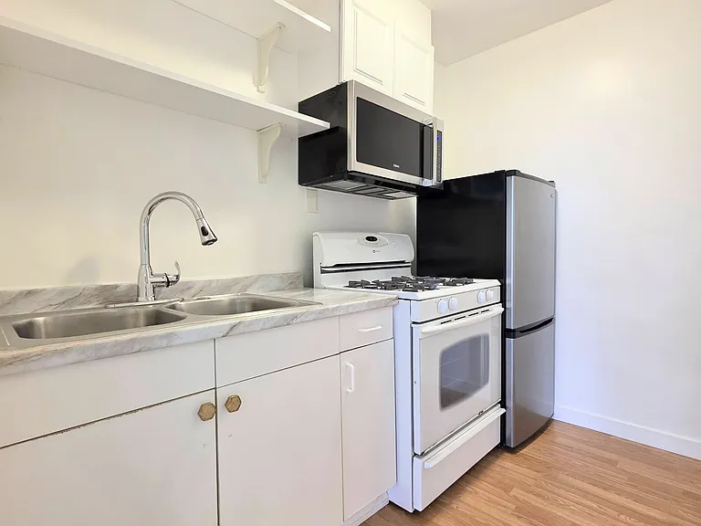 1246 Chelsea Ave #C — Photo 4