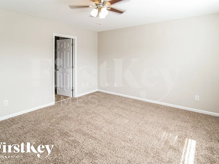 113 Hyrne Dr — Photo 9