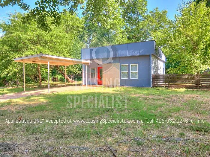 1025 Parsons St — Photo 5