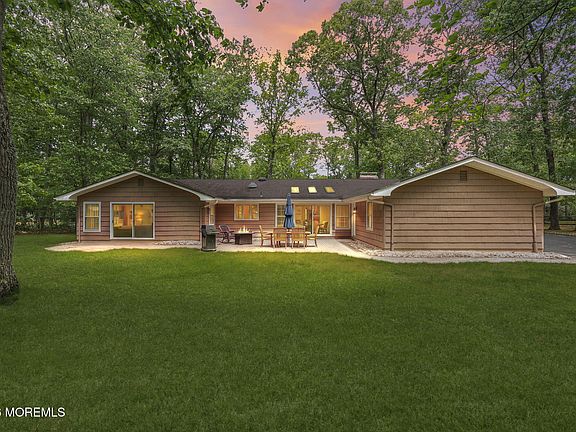 3rd image of 3 Warren Drive