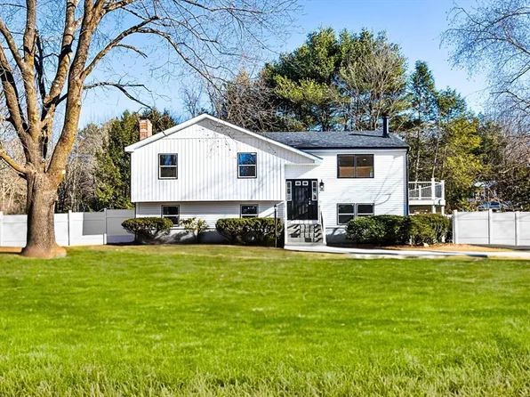 11 Adams St, Foxboro, MA 02035