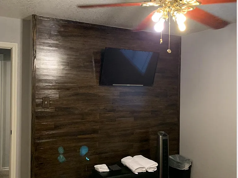 Additional bedroom