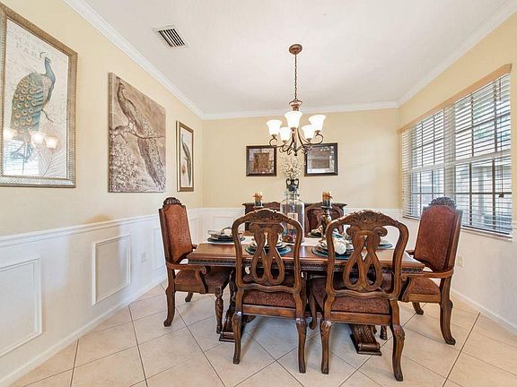 4th image of 10453 Yarrow Dr