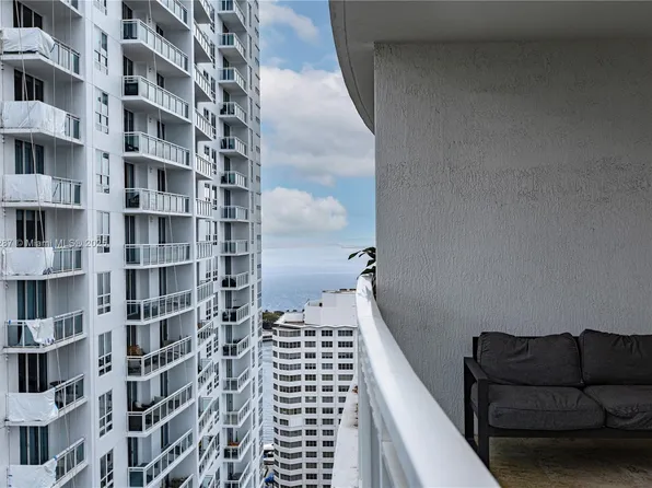 951 Brickell Ave APT 2601, Miami, FL 33131