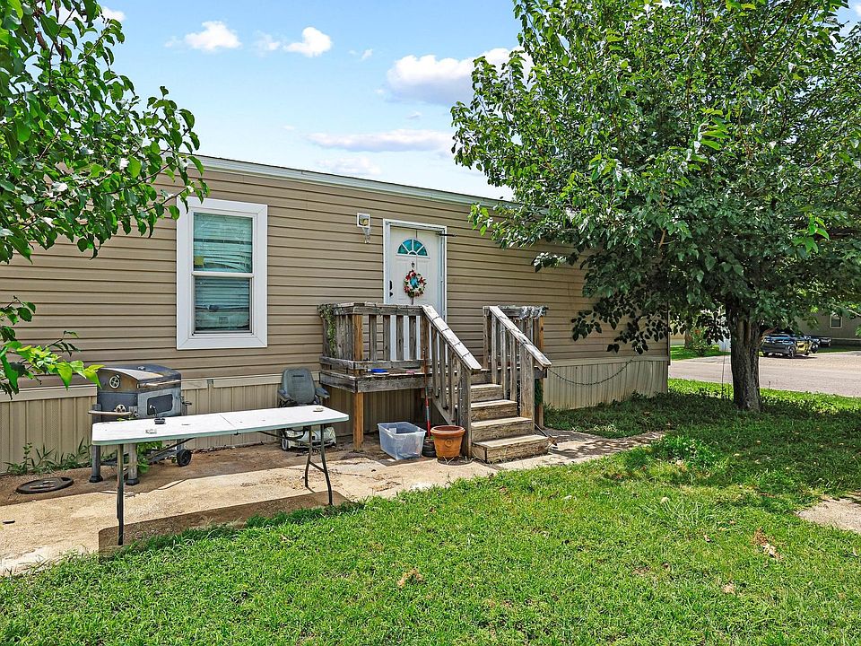 1st image of 132 Knollwood Dr
