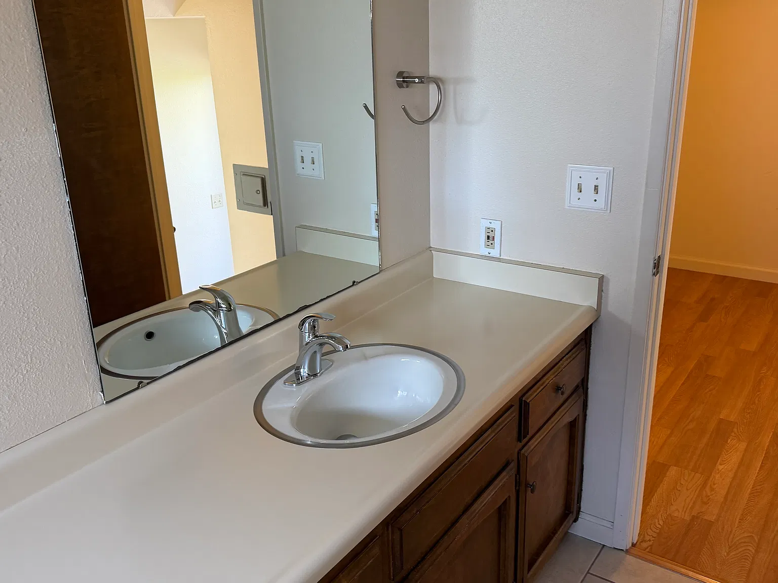 Studio, 250 sqft, $1,950 — Photo 4