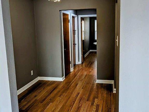 5th image of 7122 Jamieson Ave