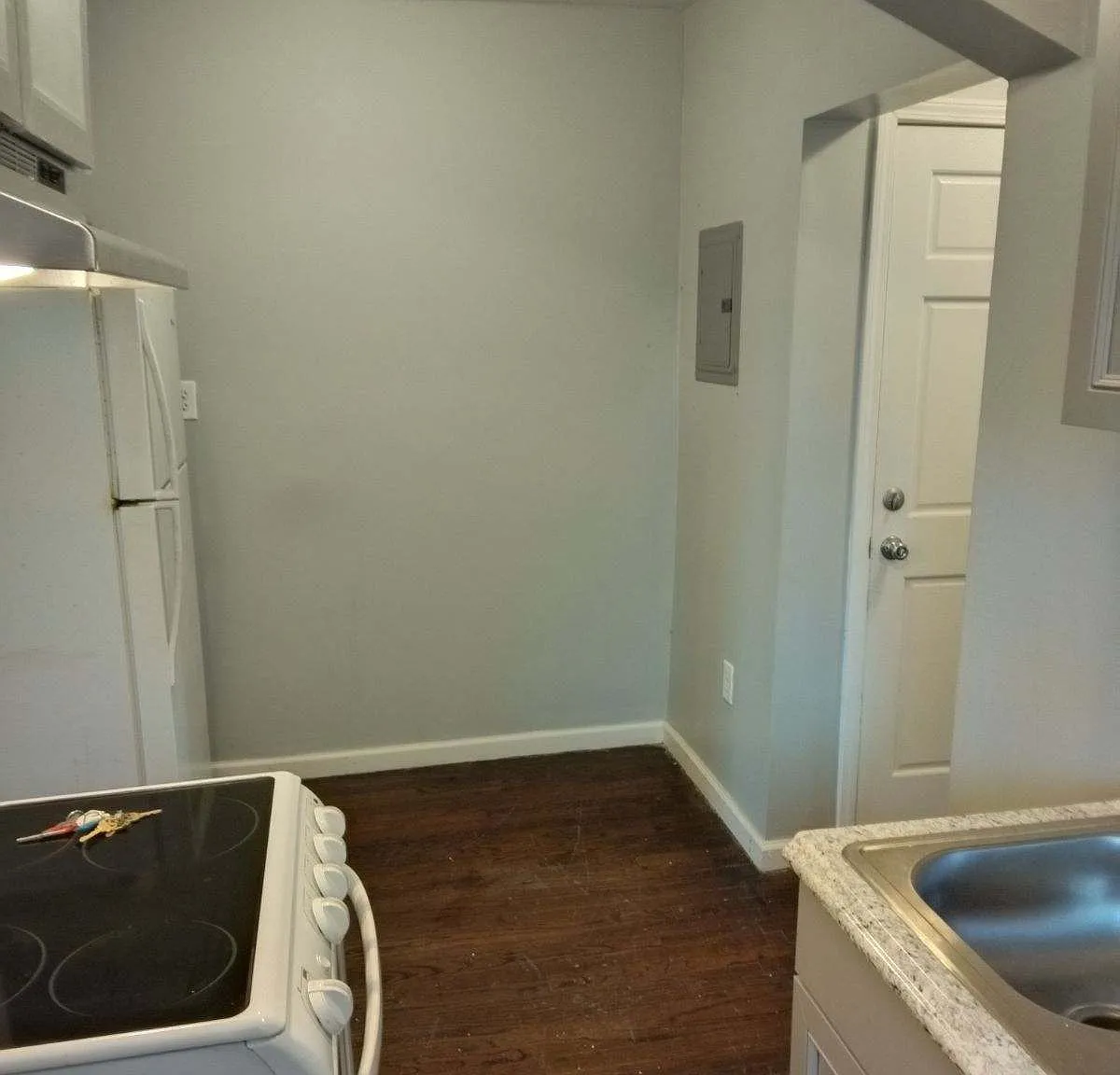 1 bed, 900 sqft, $950 — Photo 3