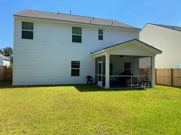 125 Country Oaks Ln — Photo 1