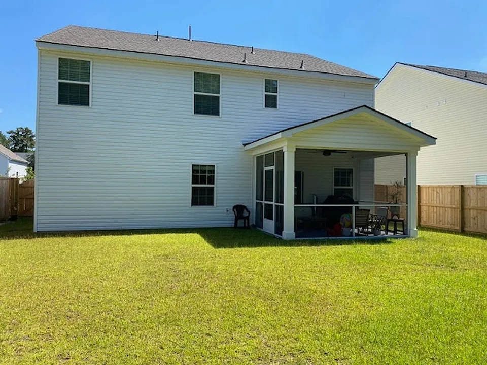 125 Country Oaks Ln