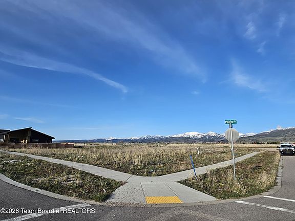 4th image of 1086 Cahuilla Rd