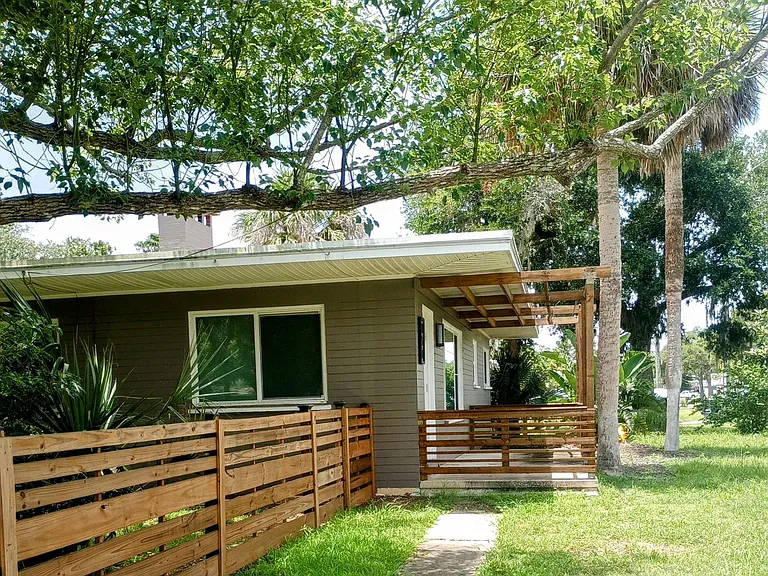 450 McIntosh Rd — Photo 2