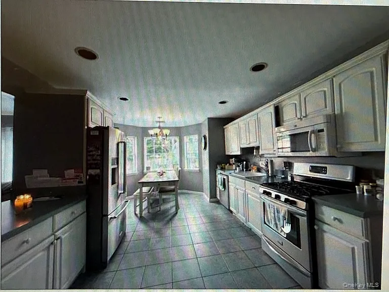 West Ave — Photo 2
