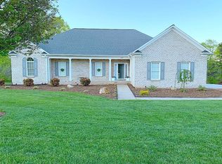 7430 Craigberry Ct, Rural Hall, NC 27045