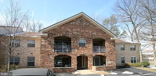 5900 Cove Landing Rd #202 Photo 1