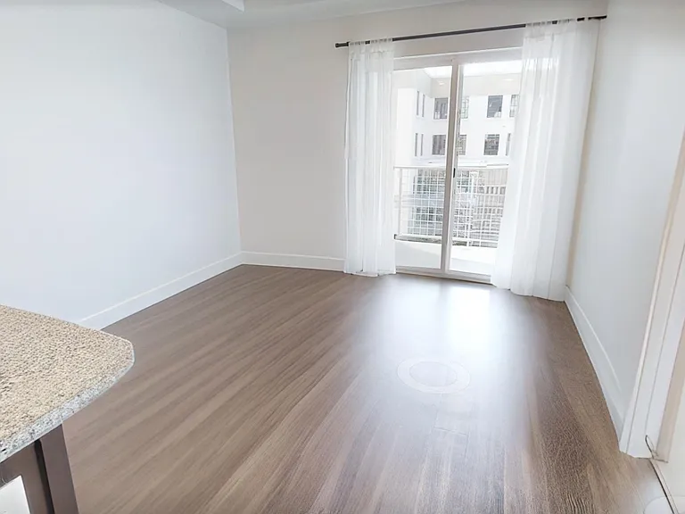 360 W Broadway S — Photo 2