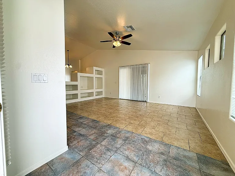 8062 W North Ln #109THDR — Photo 3